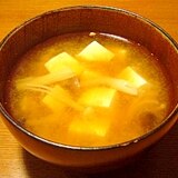 我が家の味噌汁★豆腐としめじとエノキダケ